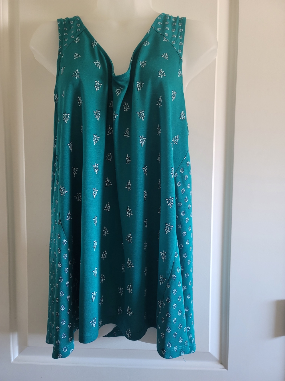 Old Navy Teal Floral Print Tank Top - Picture 8 of 11